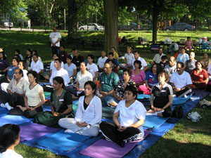 Practising Shata Chakra Darshan